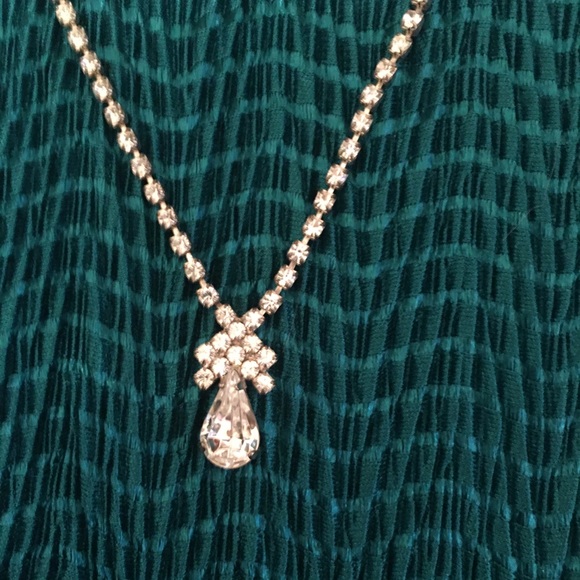 unknown Jewelry - Looks expensive! Pretty necklace!